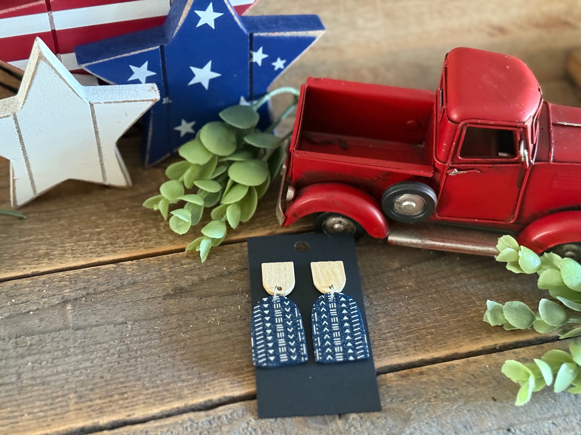 Stars and Clay- Medium Navy with Natural Wood